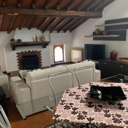 Daisy House: Nice Attic In The Historical Center Salo Bagian luar foto