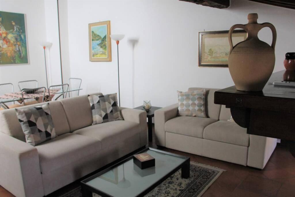 Daisy House: Nice Attic In The Historical Center Salo Bagian luar foto