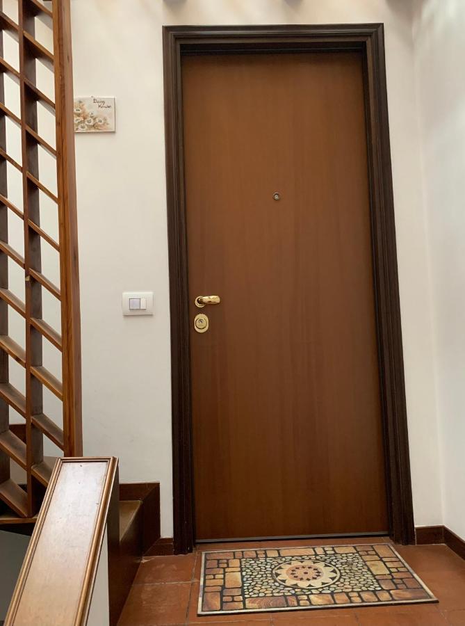 Daisy House: Nice Attic In The Historical Center Salo Bagian luar foto